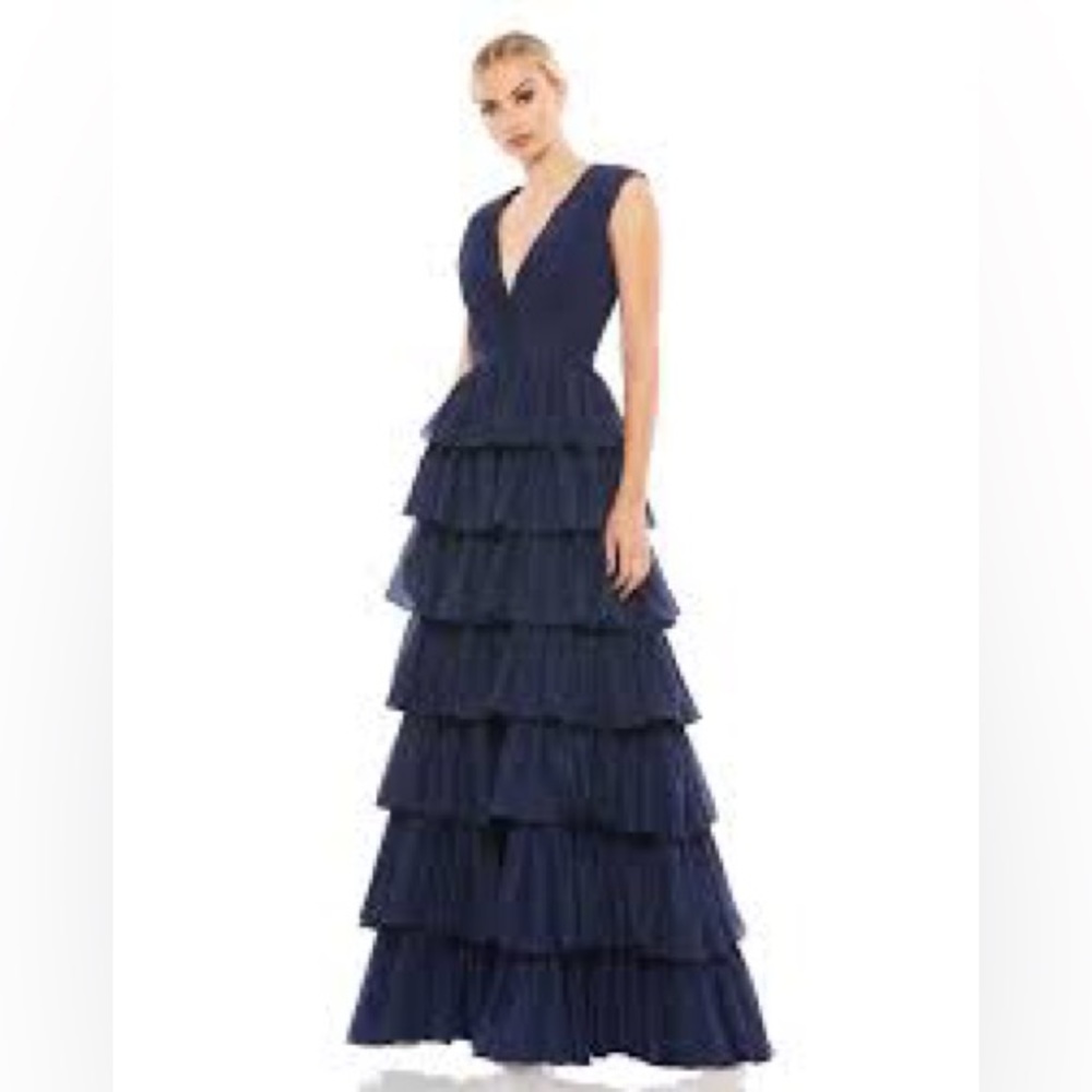 Mac Duggal Size 8 V Neck tiered dress